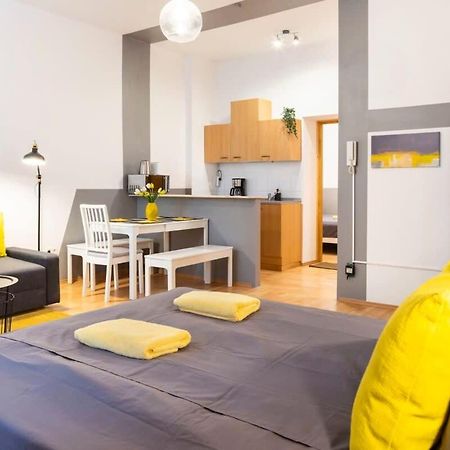 Cozy 2 Room Apartment Next To Hermannstrasse Berlin Exterior foto