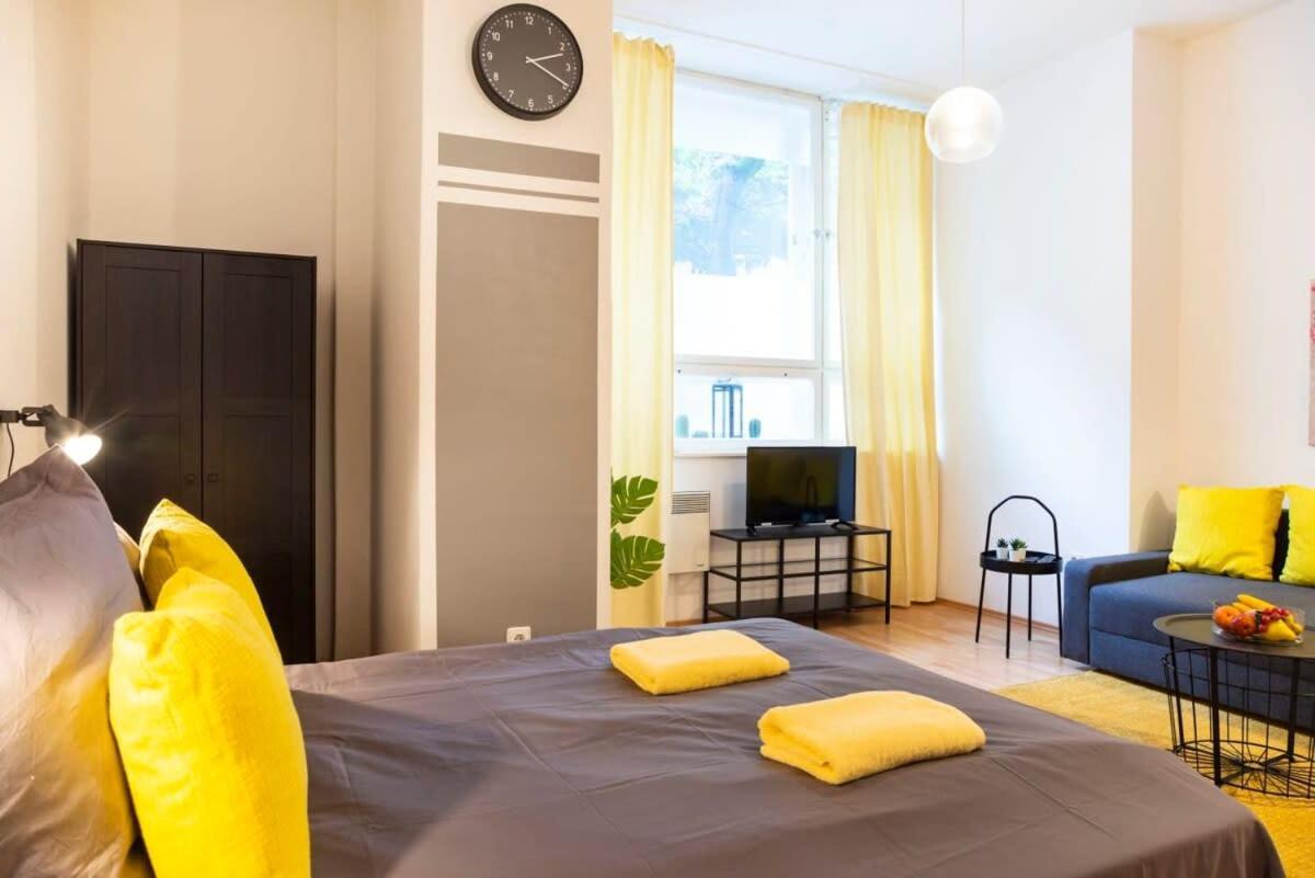 Cozy 2 Room Apartment Next To Hermannstrasse Berlin Exterior foto