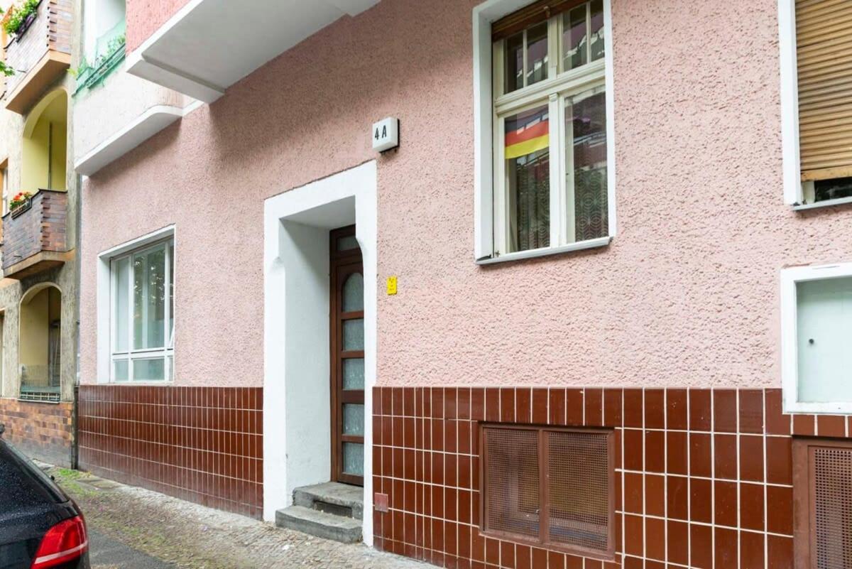 Cozy 2 Room Apartment Next To Hermannstrasse Berlin Exterior foto